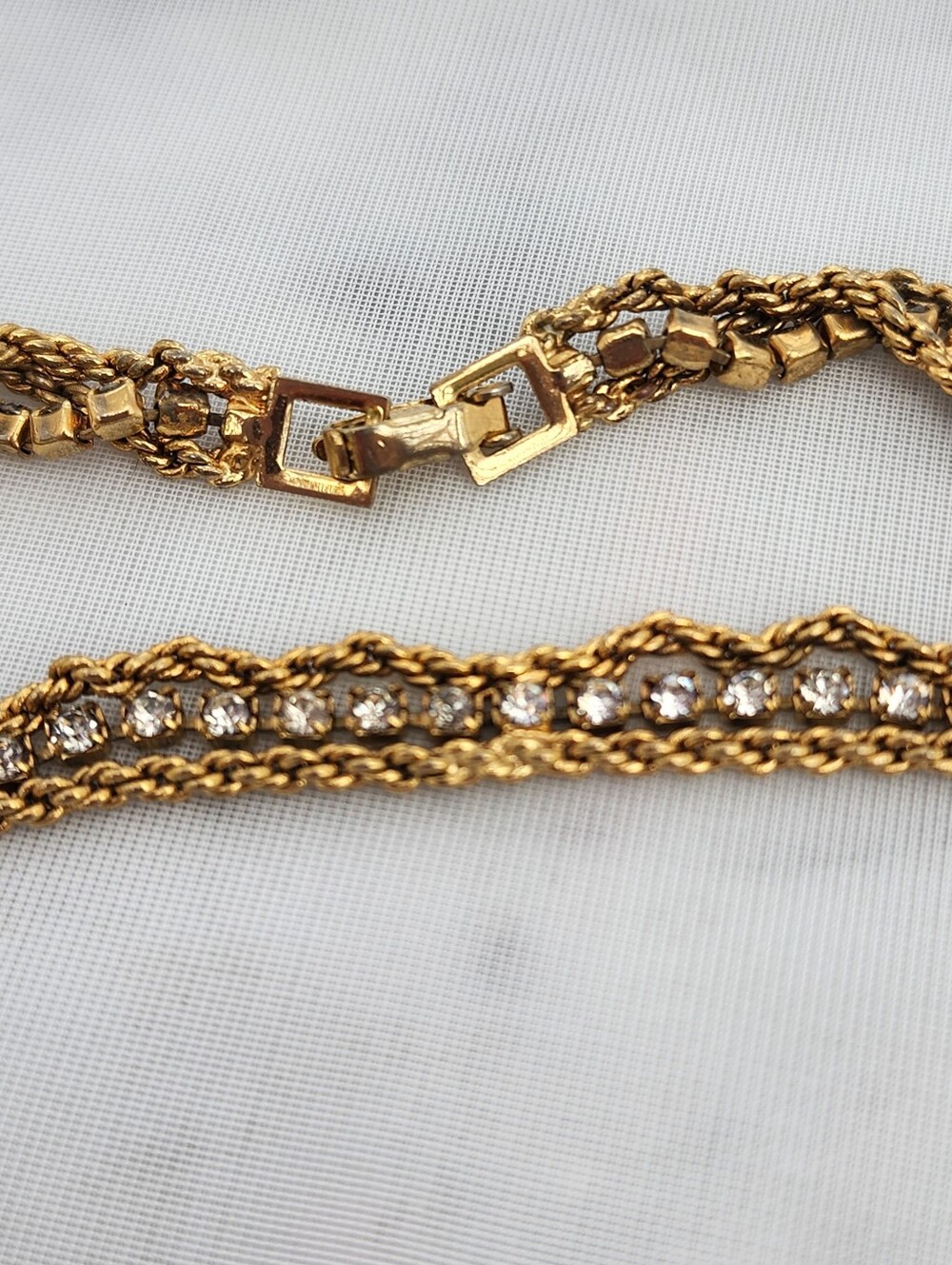 Vintage Gold Tone & Rhinestone  Twisted Weaved Rope Chain Bracelet    sz 6.5" - Picture 4 of 6